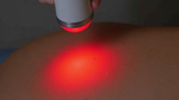 Les bienfaits du panneau lumière rouge en photobiomodulation